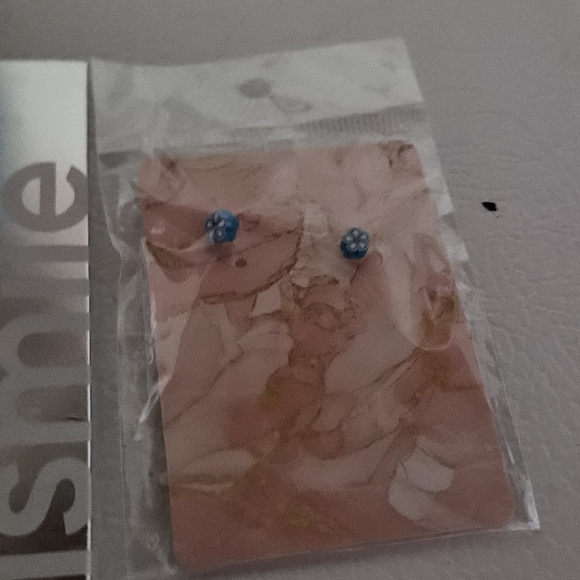 Beauty Box 13 - ALL NEW ITEMS - Picture 4 of 6